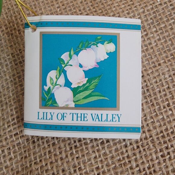 New PAPEL FREELANCE “Lily Of The Valley” Blue/Green/Wht Teapot w/Original Tag - Picture 2 of 5